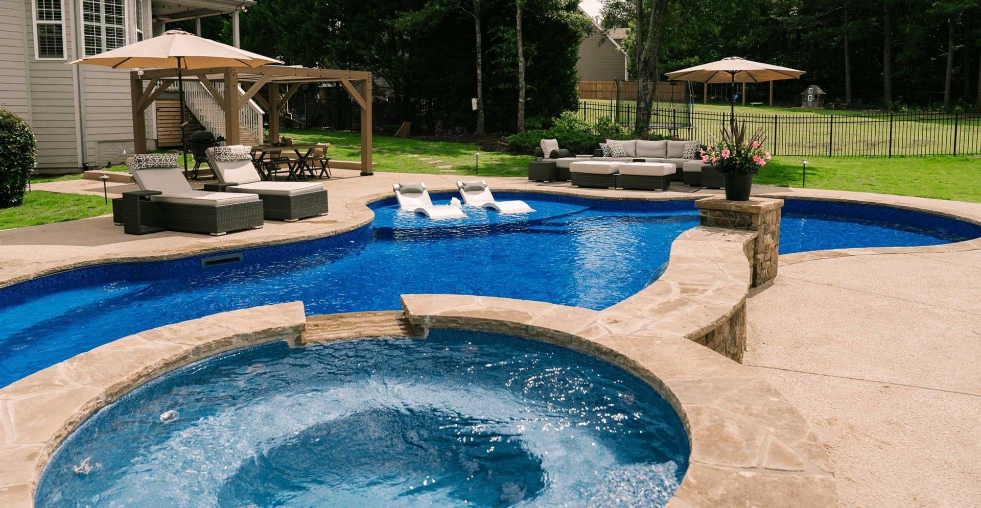 07 c Support electric aquarius custom vinyl tanning ledge 2 2x scaled